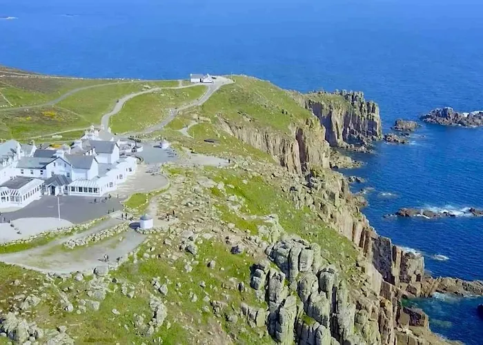 Spacious Home With Panoramic Sea View, Free Parking Ev & Large Garden