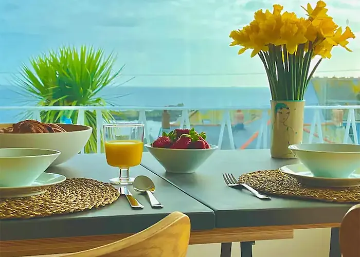 Spacious Home With Panoramic Sea View, Free Parking Ev & Large Garden