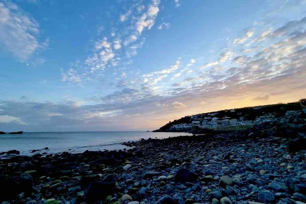 Spacious With Panoramic Sea View, Free Parking Ev & Large Garden Mousehole