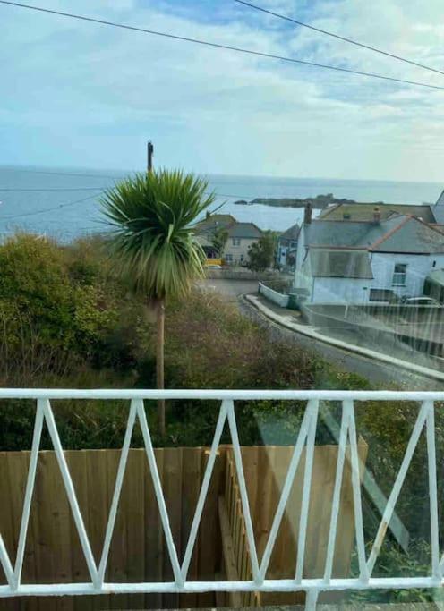 Spacious With Panoramic Sea View, Free Parking Ev & Large Garden Apartment *