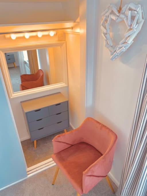 Spacious With Panoramic Sea View, Free Parking Ev & Large Garden *