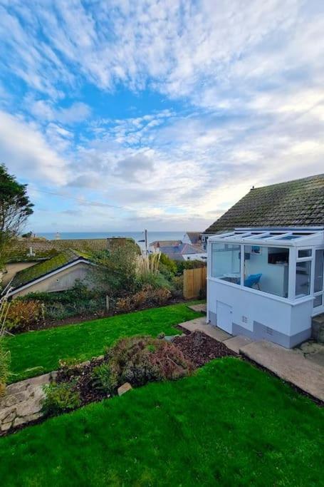 Spacious With Panoramic Sea View, Free Parking Ev & Large Garden Apartment Mousehole