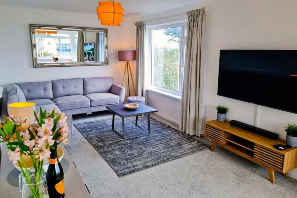 Spacious With Panoramic Sea View, Free Parking Ev & Large Garden Appartement *