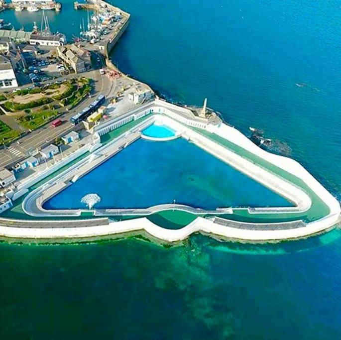 Apartment Spacious With Panoramic Sea View, Free Parking Ev & Large Garden