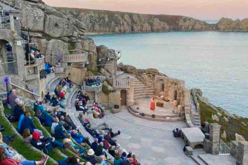 Spacious With Panoramic Sea View, Free Parking Ev & Large Garden Mousehole